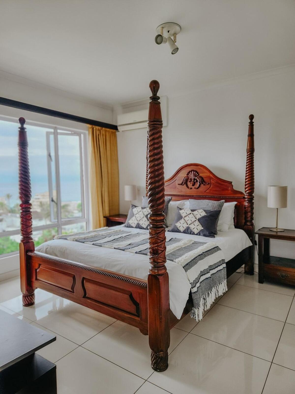 Vista - Stunning Seaview - Walk To - 3 Bedroom Apartamento *